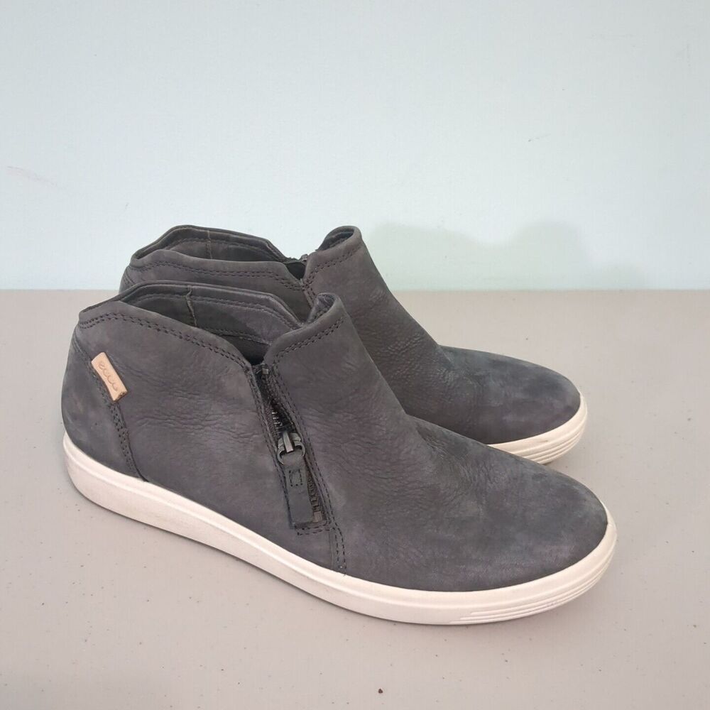ECCO Soft Low Bootie Nubuck Suede Sz 38 (7) Gray Side Zip Sneaker booties Shoes